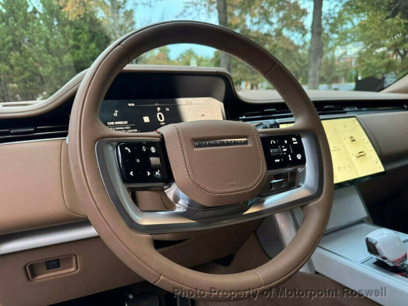 2025 Land Rover Range Rover P615 SV LWB