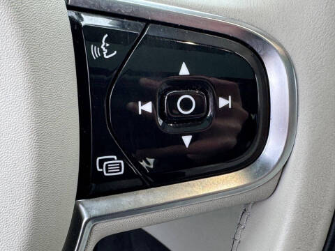 2023 Volvo XC90 Recharge T8 Ultimate Bright Theme 6P