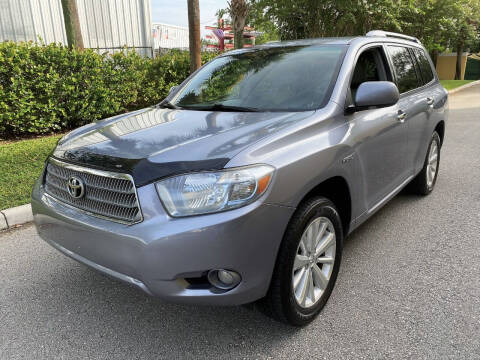 2008 Toyota Highlander Hybrid for sale at DENMARK AUTO BROKERS in Riviera Beach FL