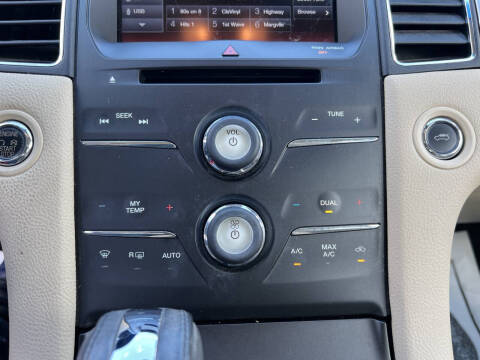 2015 Ford Taurus SEL