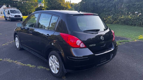 2011 Nissan Versa 1.8 S