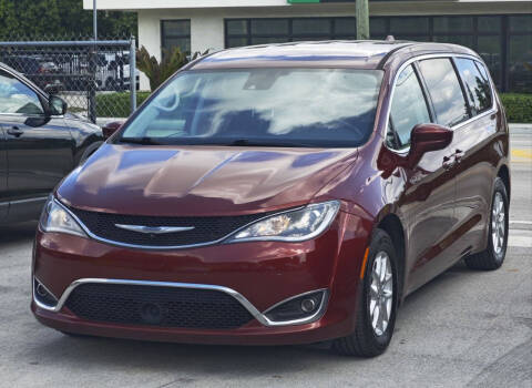 2020 Chrysler Pacifica for sale at H.A. Twins Corp in Miami FL