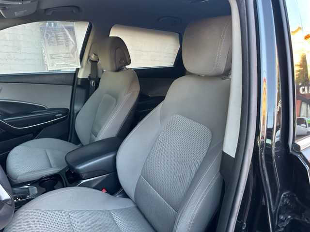 2017 Hyundai Santa Fe SE