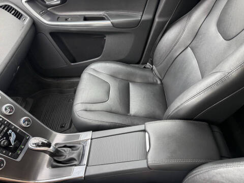 2016 Volvo XC60 T6 Drive-E
