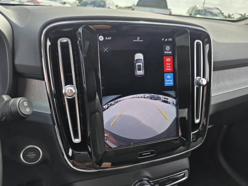 2026 Volvo XC40 B5 Core