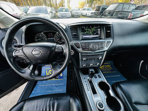 2017 Nissan Pathfinder SL