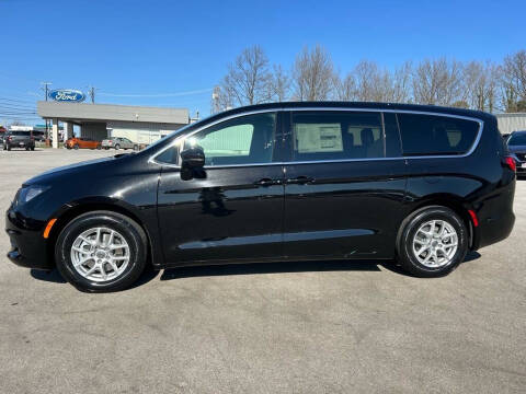 2025 Chrysler Voyager LX