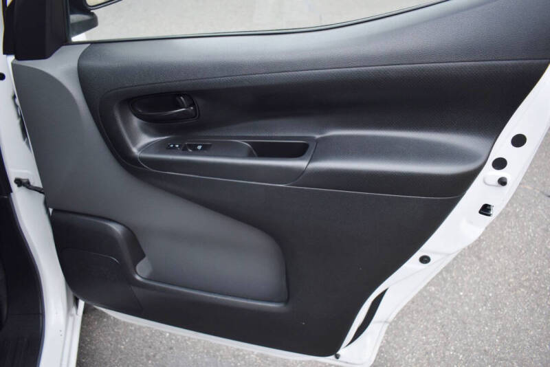 2017 Nissan NV200 SV