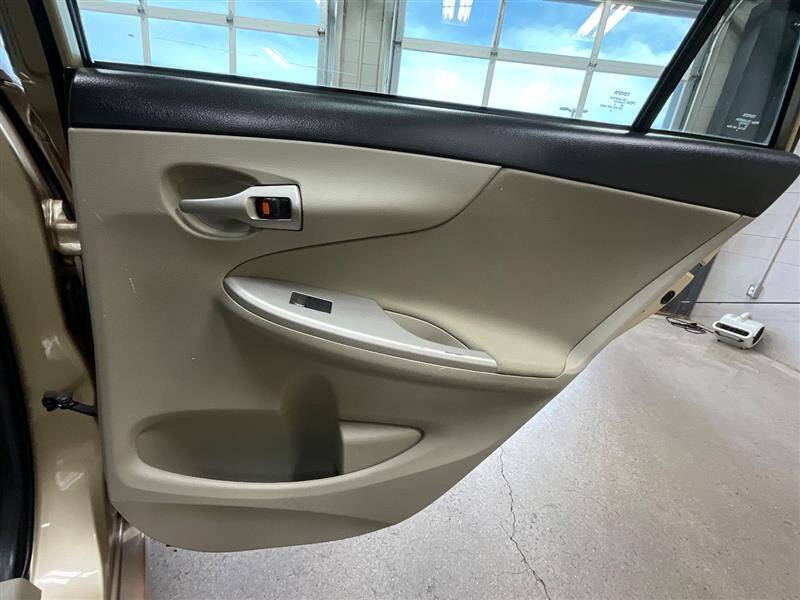 2012 Toyota Corolla LE