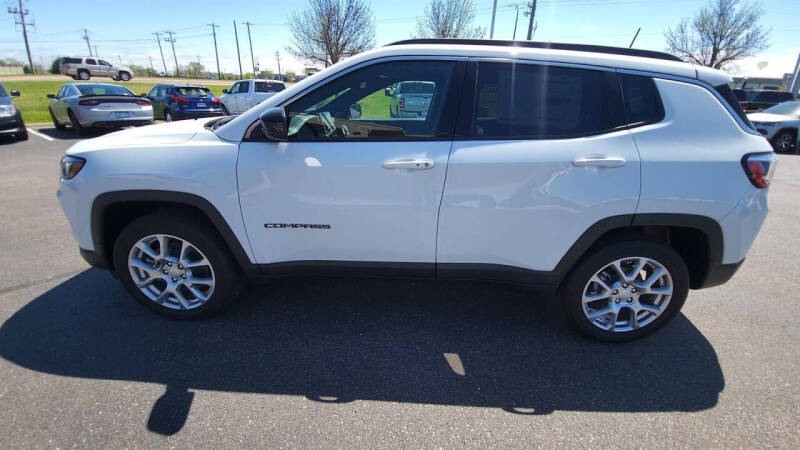 2024 Jeep Compass Latitude Lux