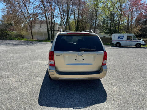 2008 Hyundai Entourage GLS