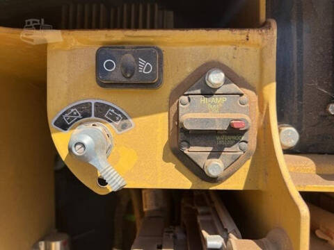 2020 DEERE 450 LGP
