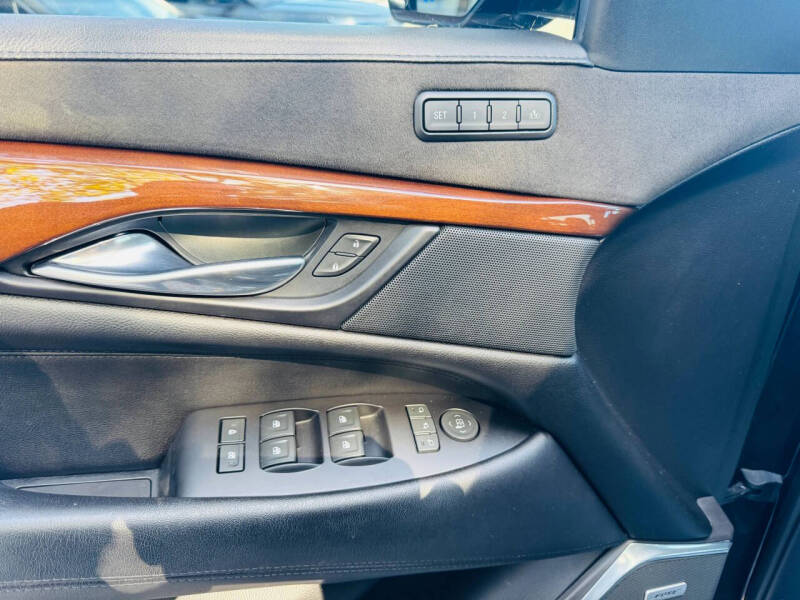 2018 Cadillac Escalade Luxury