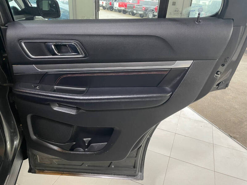 2017 Ford Explorer Sport