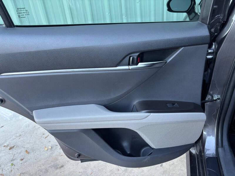 2022 Toyota Camry LE