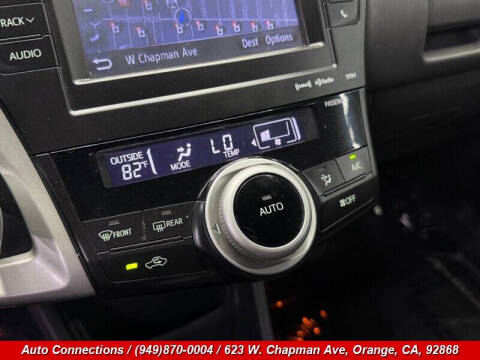 2014 Toyota Prius v Five