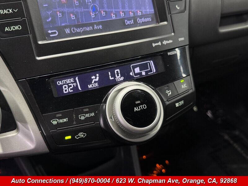 2014 Toyota Prius v Five