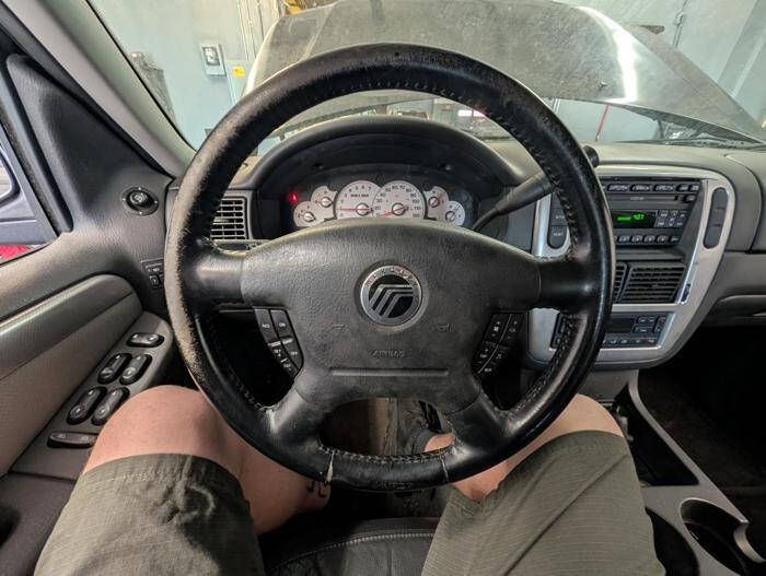 2004 Mercury Mountaineer Convenience