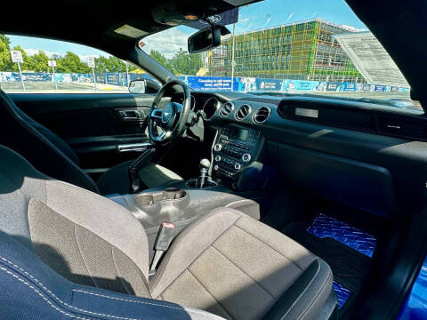 2017 Ford Mustang V6