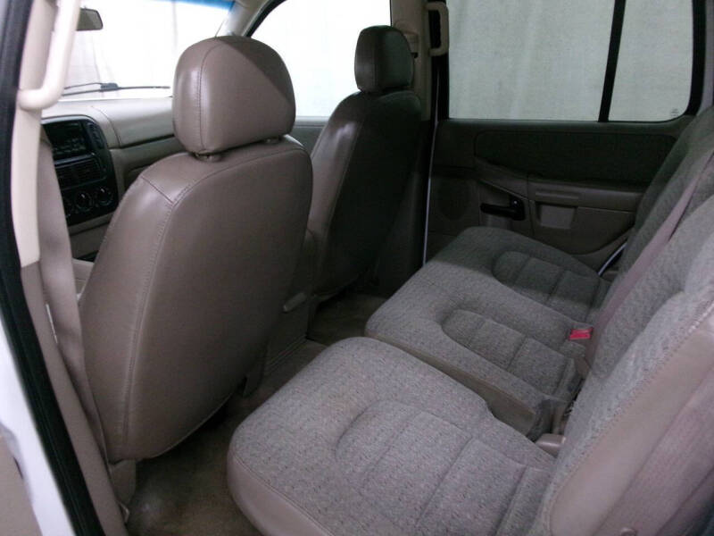 2003 Ford Explorer XLS