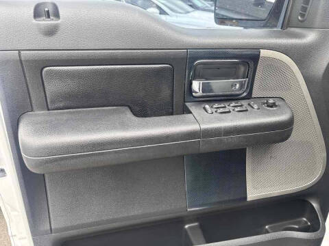 2005 Ford F-150 Lariat