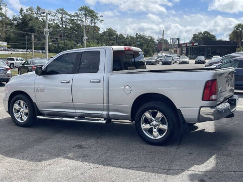 2017 RAM 1500 SLT