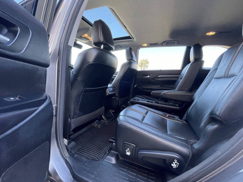 2018 Toyota Highlander SE