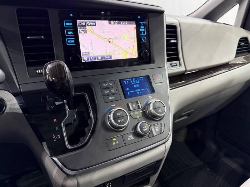 2015 Toyota Sienna XLE 7-Passenger