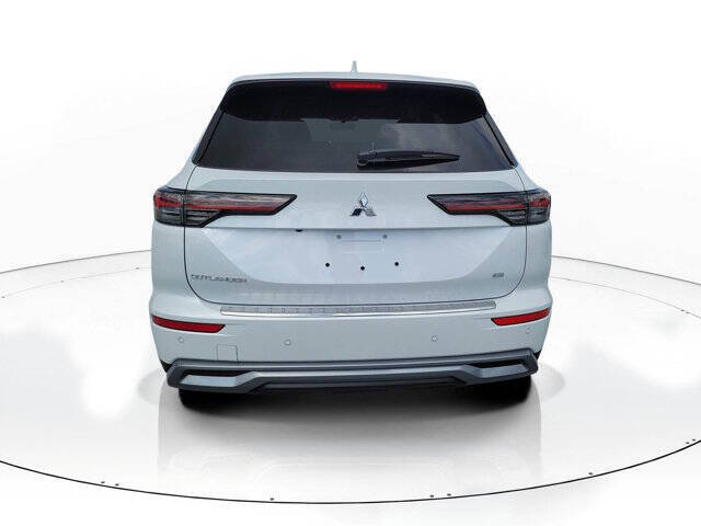 2026 Mitsubishi Outlander SE