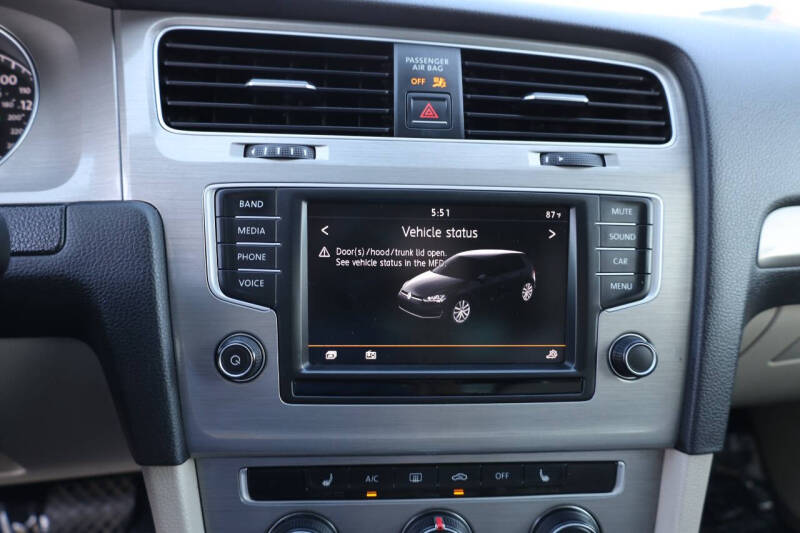 2016 Volkswagen Golf TSI SE