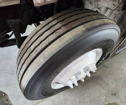 2017 Freightliner M2 106