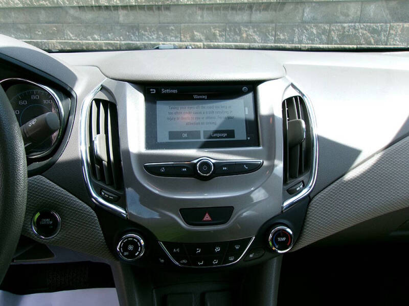 2017 Chevrolet Cruze LT Auto