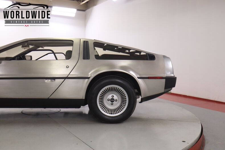 1981 DeLorean DMC-12
