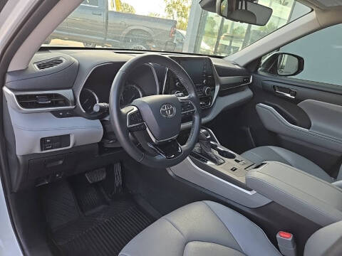 2021 Toyota Highlander Hybrid XLE