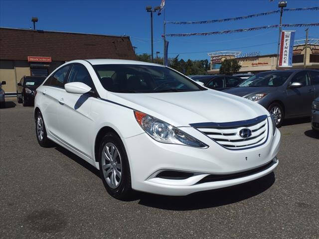 2011 Hyundai Sonata for sale at Sunrise Used Cars INC in Lindenhurst NY
