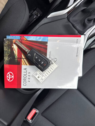 2025 Toyota Corolla LE