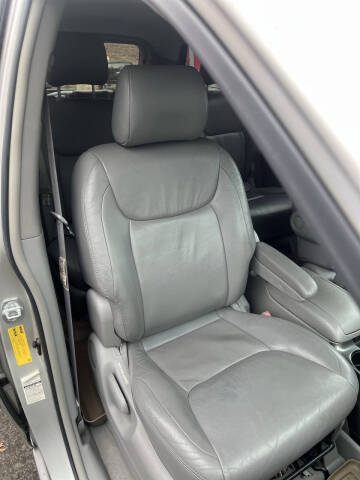 2004 Toyota Sienna XLE Limited 7 Passenger