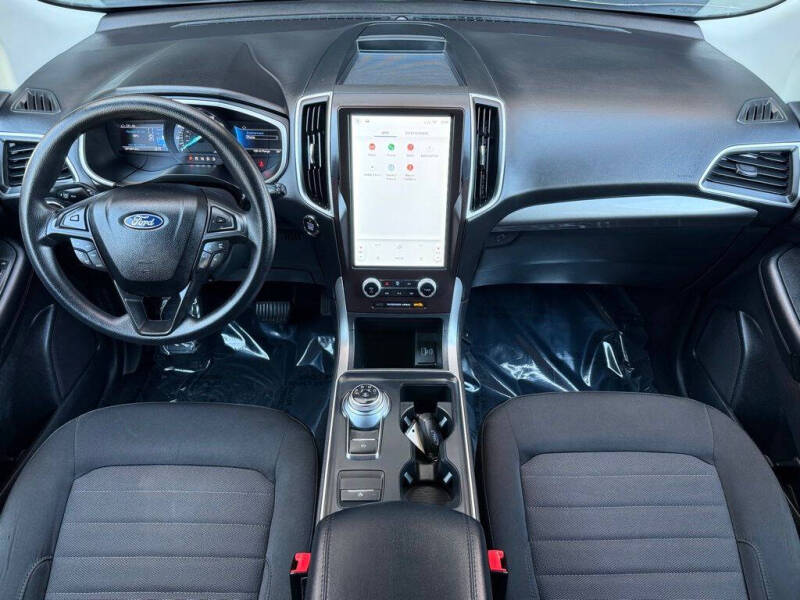 2021 Ford Edge SE