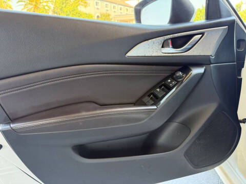 2018 Mazda MAZDA3 Touring