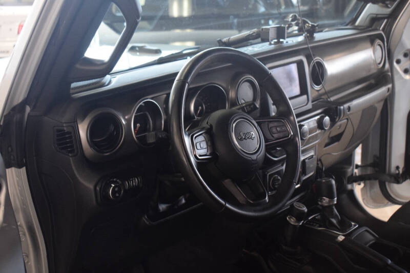 2022 Jeep Gladiator Willys