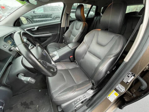 2016 Volvo V60 Cross Country T5 Platinum