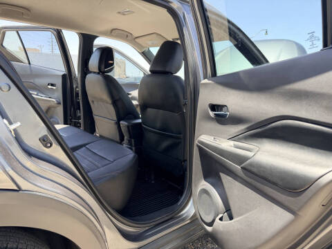 2020 Nissan Kicks SR