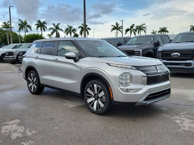 2025 Mitsubishi Outlander SE