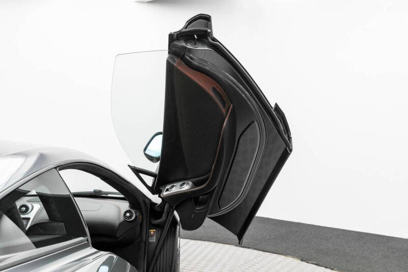 2013 McLaren MP4-12C