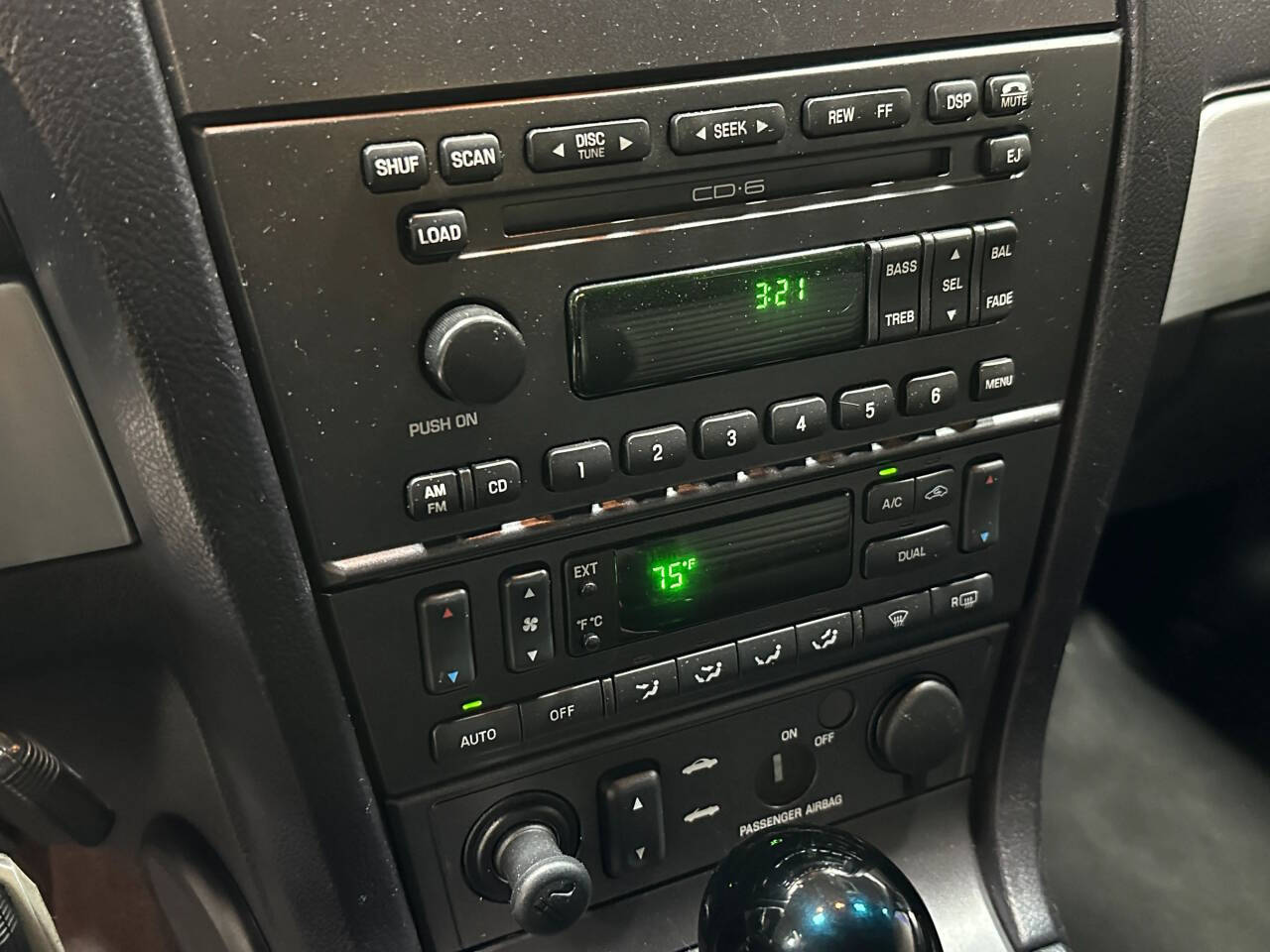 2003 Ford Thunderbird 30