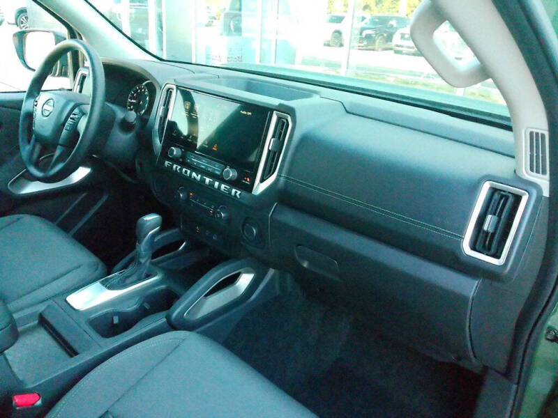 2026 Nissan Frontier SV