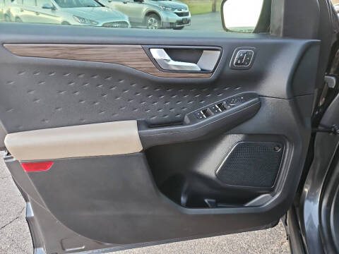 2020 Ford Escape Hybrid Titanium