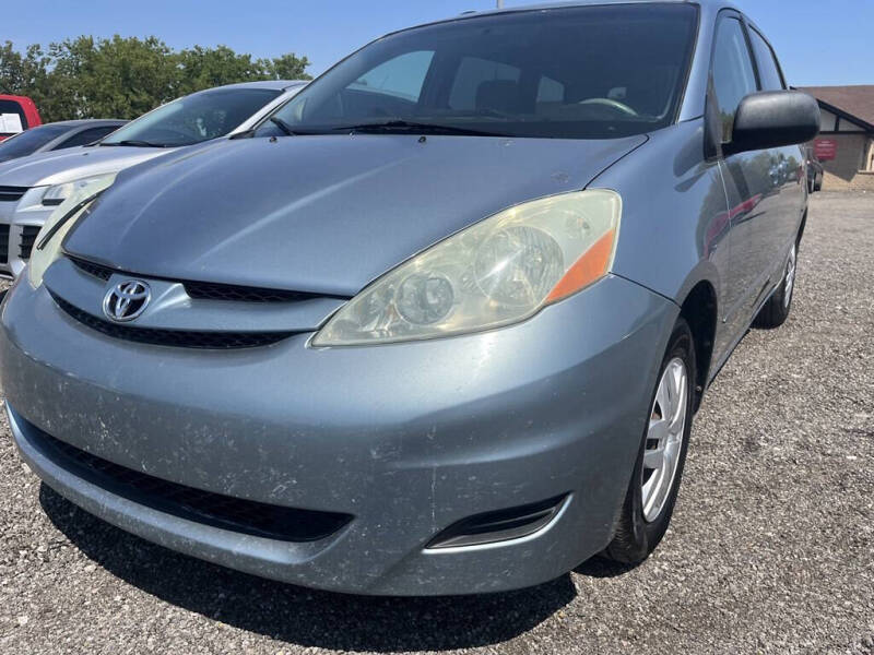 2006 Toyota Sienna for sale at GHINIS AUTO SALES LLC in Wylie TX