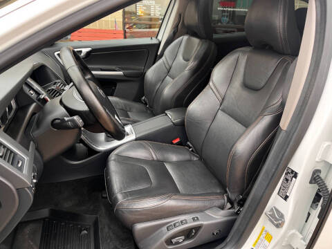 2017 Volvo XC60 T6 Dynamic