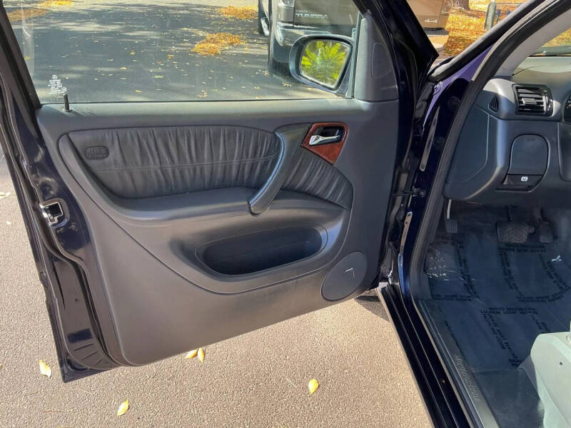 2003 Mercedes-Benz M-Class ML 320